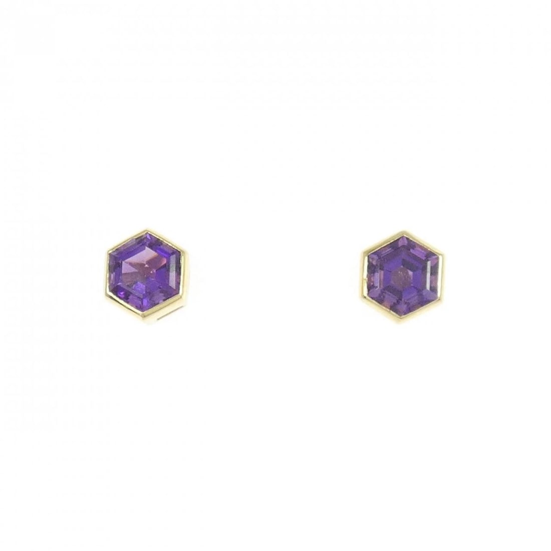 K18YG AMETHYST PIERCE: K18YG Amethyst Pierce Brand: Unbranded Type: Amethyst Pierce/Earring Material: K18 yellow gold, Main Stone/Creation Amethyst Color: Yellow Gold Size: Approx. height x width: 7.8mm x 7.2mm 