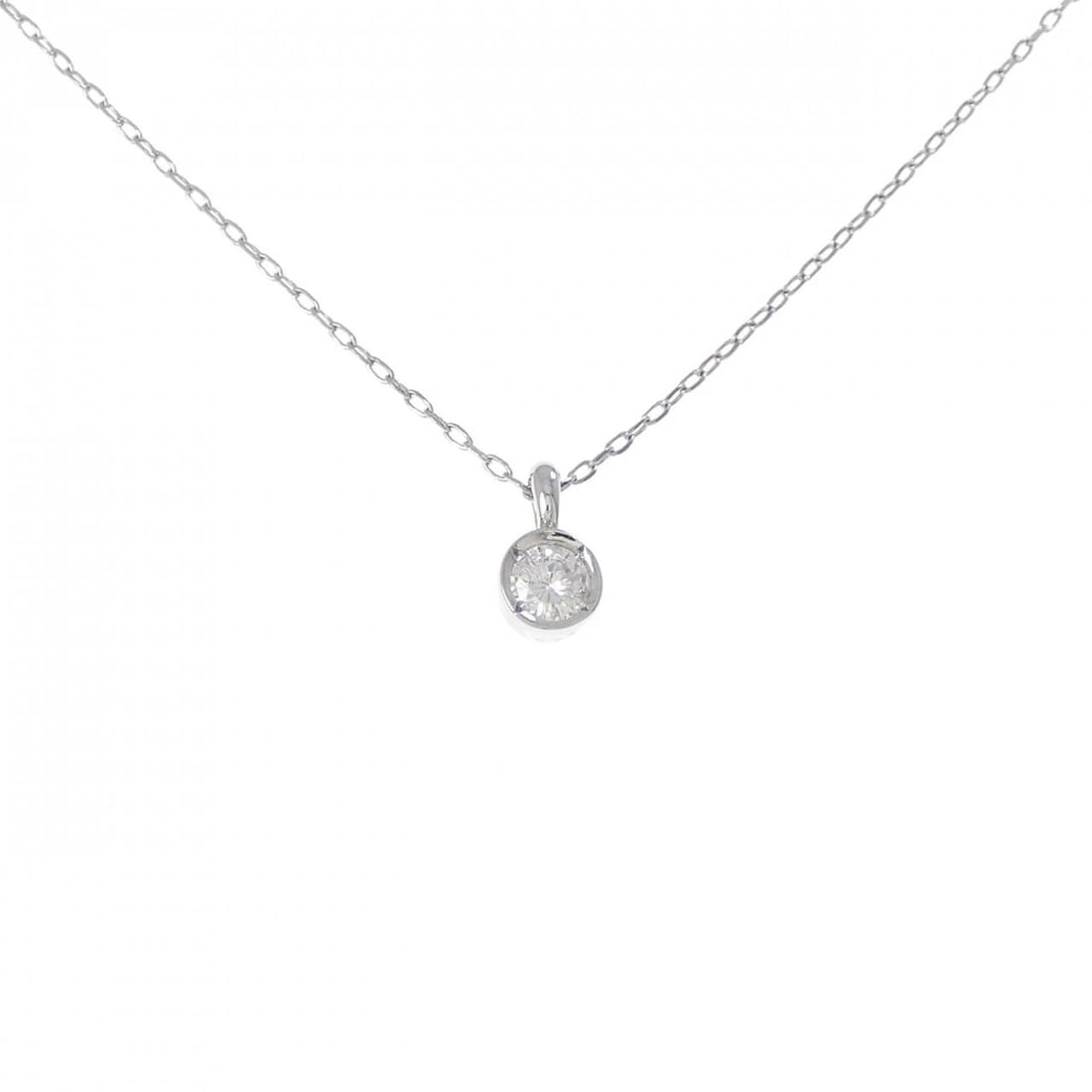 PT850 DIAMOND NECKLACE: PT850 Diamond Necklace Brand: Unbranded Type: Diamond Necklace Material: PT850, Main Stone/Creation Natural Color: None Size: Actual Size Pendant length approx. x width approx.: 8.9mmx5.1mm