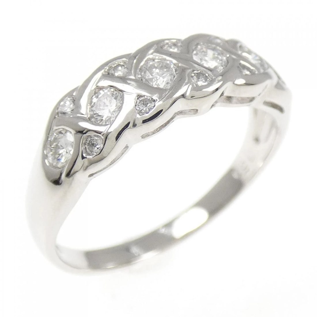 PT900 DIAMOND RING: PT900 Diamond Ring Brand: Unbranded Type: Diamond Ring Material: Platinum900, Main Stone/Creation Natural Color: None Size: US6 3/4 Accessories: None Accessories Notice: When purchasing pr