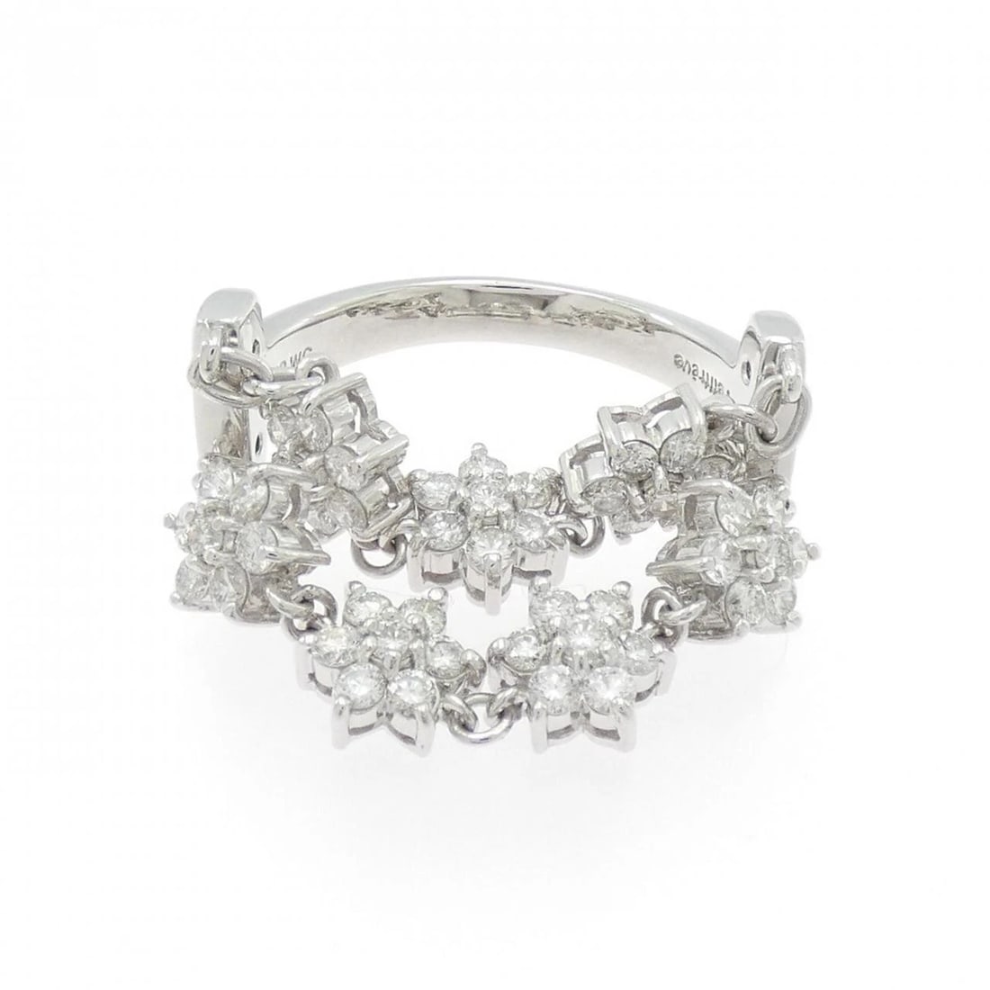 K18WG FLOWER DIAMOND RING: K18WG Flower Diamond Ring Brand: Unbranded Type: Diamond Ring Material: K18WG, Main Stone/Creation Natural Color: White Gold Size: US7 Accessories: None Accessories Notice: When purchasing
