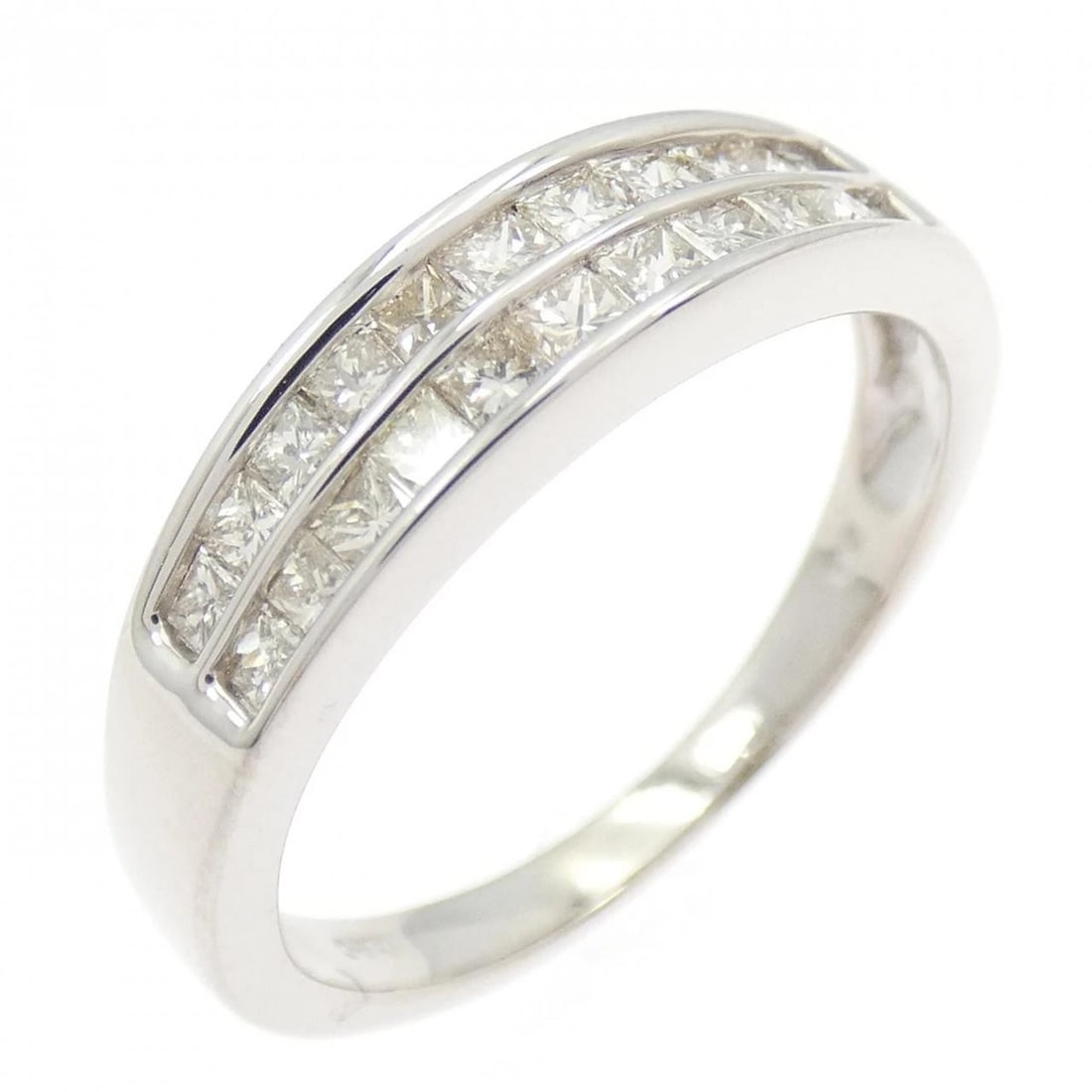 K18WG DIAMOND RING (1 of 2)