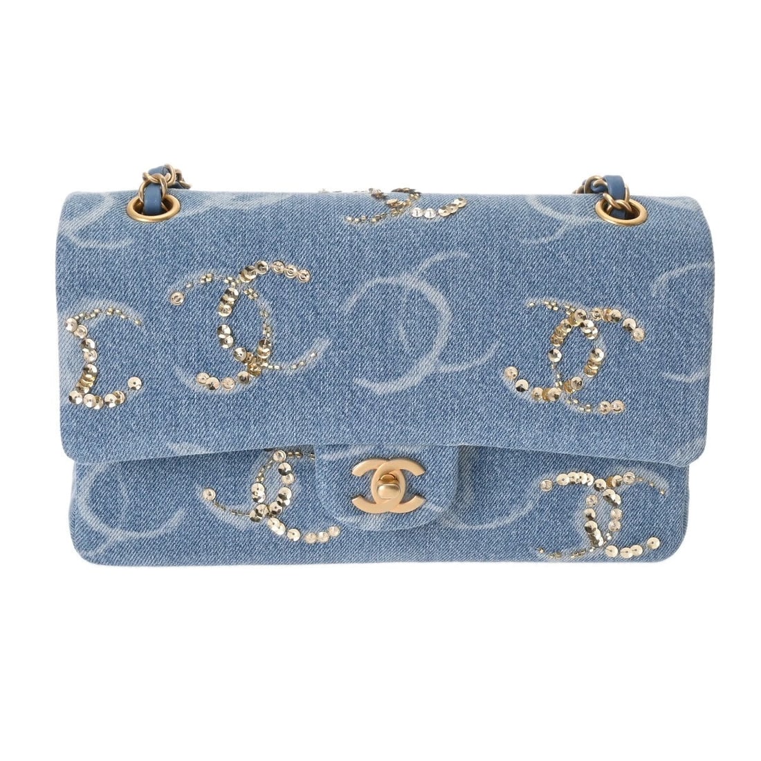CHANELCLASSIC HANDBAG BLUE SHOULDER BAG: CHANELClassic Handbag blue Shoulder Bag Brand: CHANEL Type: Shoulder Bag Material: denim Color: blue × Gold Metal Size: H:about 6.1inch W:about 9.8inch D:about 2.4inch Shoulder:about 20.5inch Ac