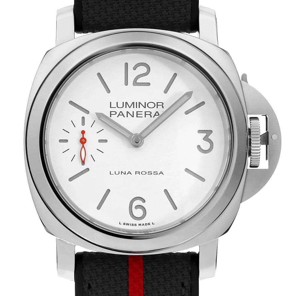 PANERAI LUMINOR LUNA ROSSA WATCH: PANERAI Luminor Luna Rossa Watch Brand: PANERAI Type: Wrist watch Material: Band Material rubber, Case Material Stainless Steel Color: Dial Color White Size: Case:W44mm Accessories: None