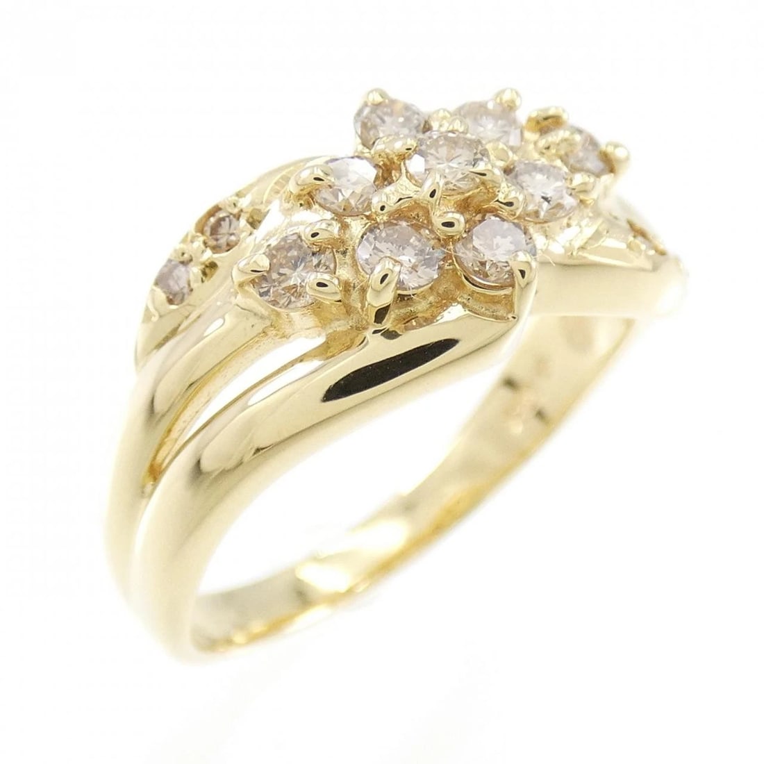 K18YG FLOWER DIAMOND RING: K18YG Flower Diamond Ring Brand: Unbranded Type: Diamond Ring Material: K18 yellow gold, Main Stone/Creation Natural Color: Yellow Gold Size: US6 Accessories: None Accessories Notice: When