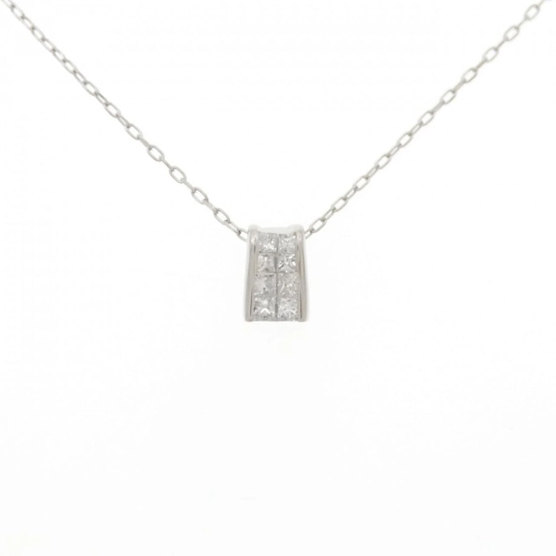 PT900/PT850 DIAMOND NECKLACE: PT900/PT850 Diamond Necklace Brand: Unbranded Type: Diamond Necklace Material: Platinum900/Platinum850, Main Stone/Creation Natural Color: Silver Size: 45cmActual Size Pendant length approx. x