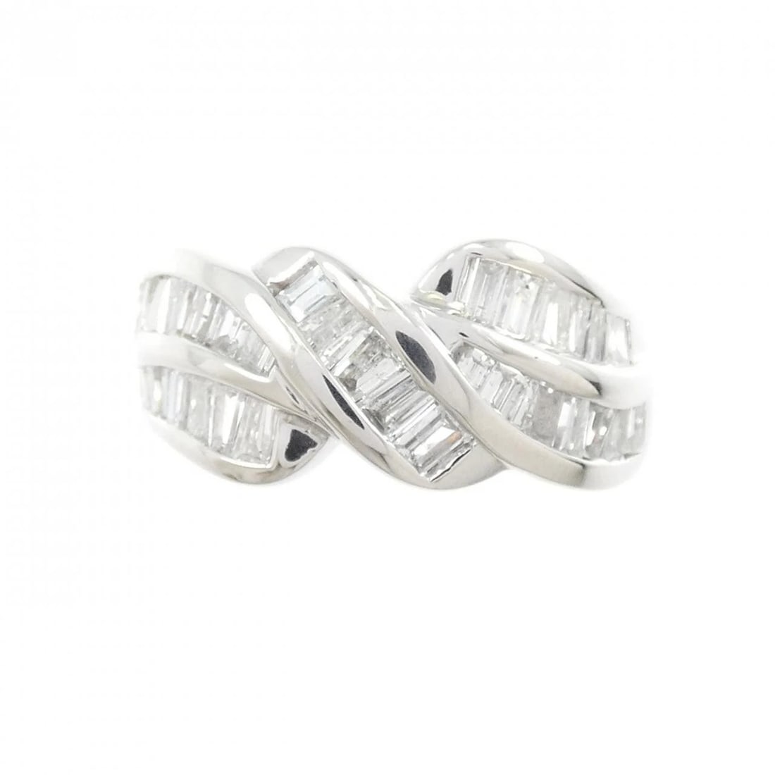 PT900 DIAMOND RING: PT900 Diamond Ring Brand: Unbranded Type: Diamond Ring Material: Platinum900, Main Stone/Creation Natural Color: Silver Size: US5 1/4 Accessories: None Accessories Notice: When purchasing