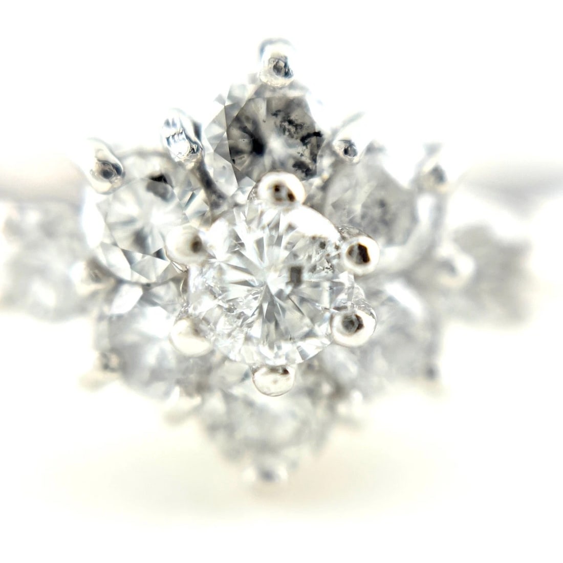 MELEE DIAMOND DESIGN RING PLATINUM: Melee Diamond Design Ring Platinum Brand: Unbranded Type: Ring Material: Pt900, Color: Platinum Size: US5 to 5.5 Accessories: None Accessories Notice: When purchasing pre-owned goods, please