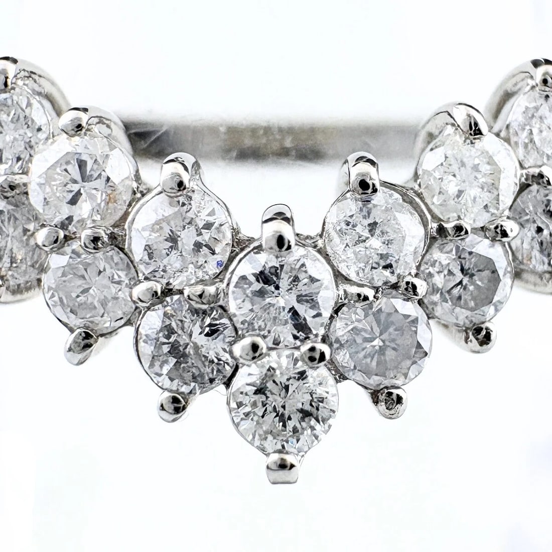 MELEE DIAMOND DESIGN RING PLATINUM: Melee Diamond Design Ring Platinum Brand: Unbranded Type: Ring Material: Pt900, Color: Platinum Size: US6 to 6.5 Accessories: None Accessories Notice: When purchasing pre-owned goods, plea