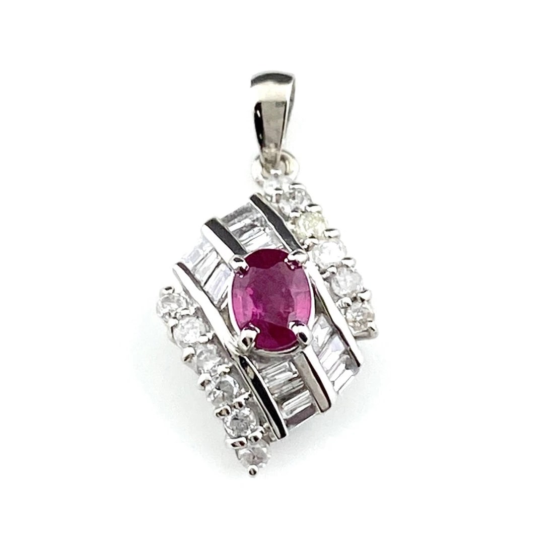 RUBY DESIGN PENDANT HEAD PLATINUM MELEE DIAMOND: Ruby Design Pendant Head Platinum Melee Diamond Brand: Unbranded Type: Pendant Head Material: Pt900, Main Stone/Creation Ruby Color: Platinum Size: Total length of the pendant head including a