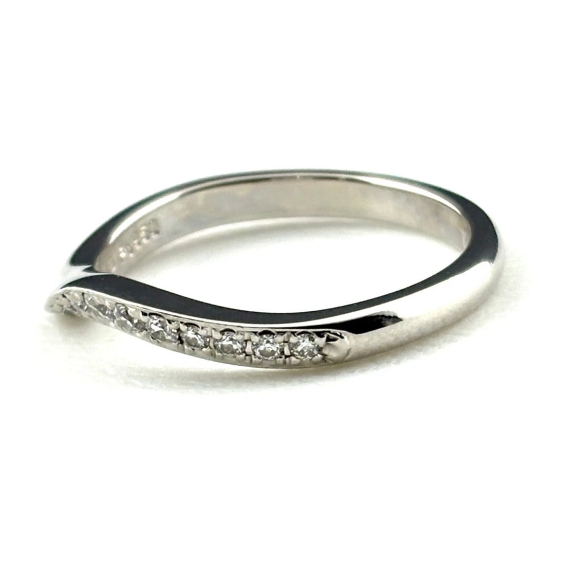 MIKIMOTO MELEE DIAMOND DESIGN RING PLATINUM: Mikimoto Melee Diamond Design Ring Platinum Brand: MIKIMOTO Type: Ring Material: Pt950, Color: Platinum Size: US5.5 to 6 Accessories: None Accessories Notice: When purchasing pre-owned goods,