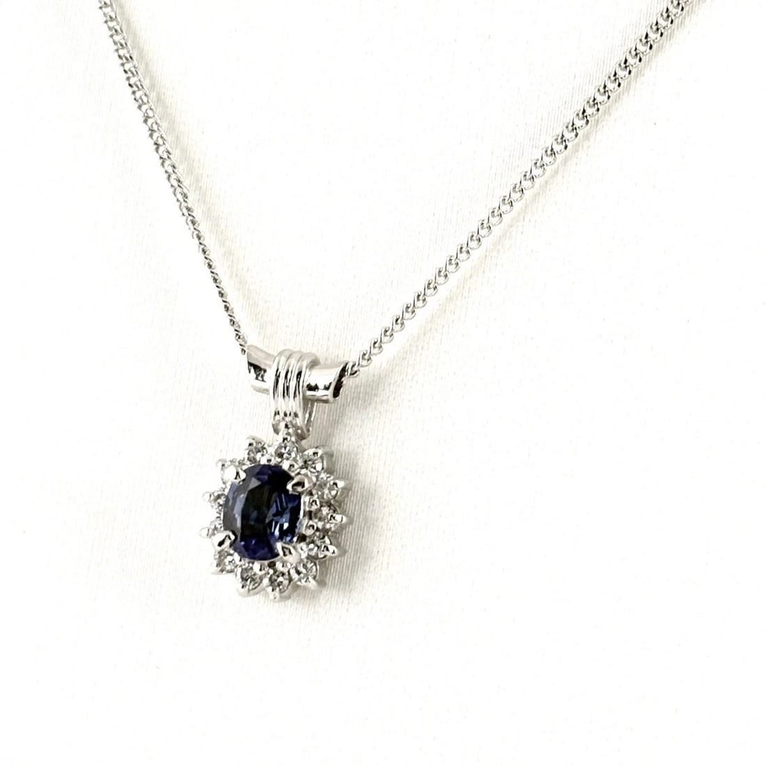 SAPPHIRE DESIGN NECKLACE PLATINUM PENDANT MELEE DIAMOND (1 of 3)
