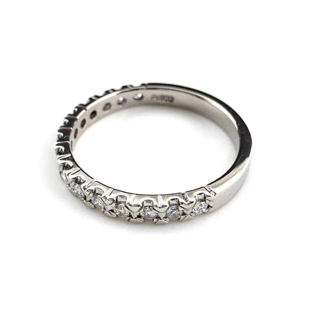 MELEE DIAMOND DESIGN RING PLATINUM: Melee Diamond Design Ring Platinum Brand: Unbranded Type: Ring Material: Pt900, Color: Platinum Size: US6.5 Accessories: None Accessories Notice: When purchasing pre-owned goods, please re