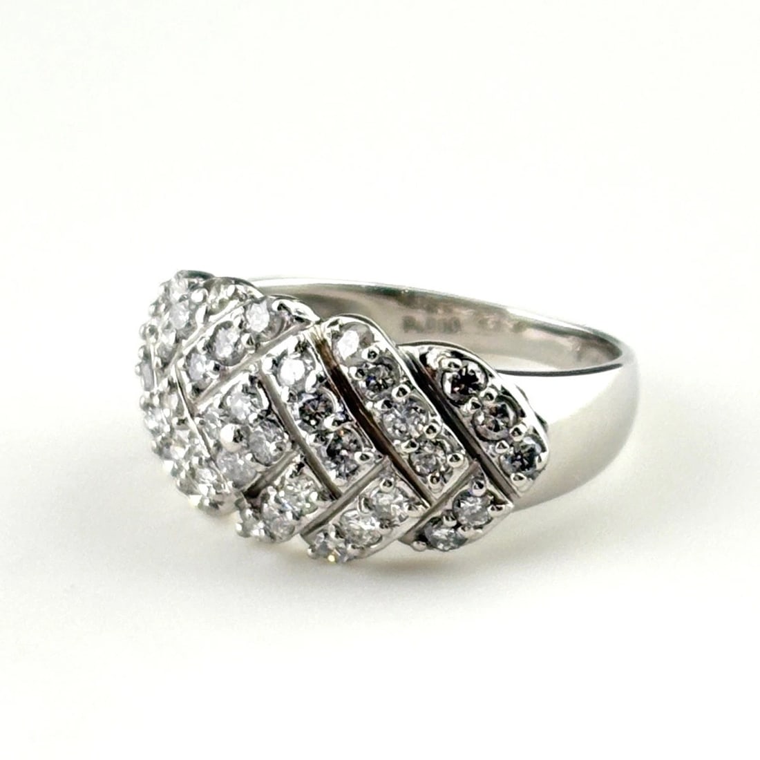 MELEE DIAMOND DESIGN RING PLATINUM: Melee Diamond Design Ring Platinum Brand: Unbranded Type: Ring Material: Pt900, Color: Platinum Size: US7 to 7.5 Accessories: None Accessories Notice: When purchasing pre-owned goods, plea