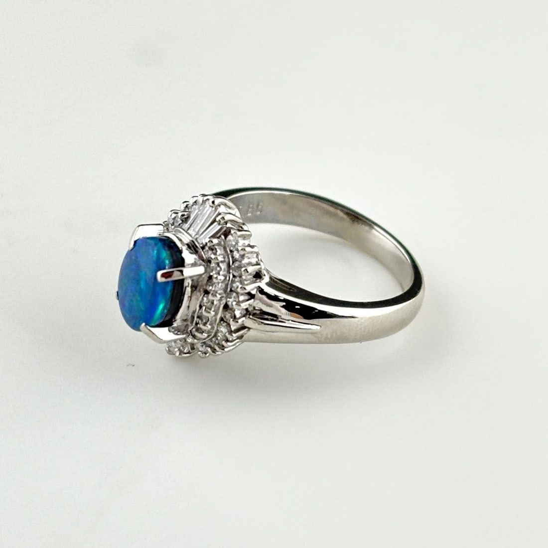 BLACK OPAL DESIGN RING PLATINUM MELEE DIAMOND (1 of 3)