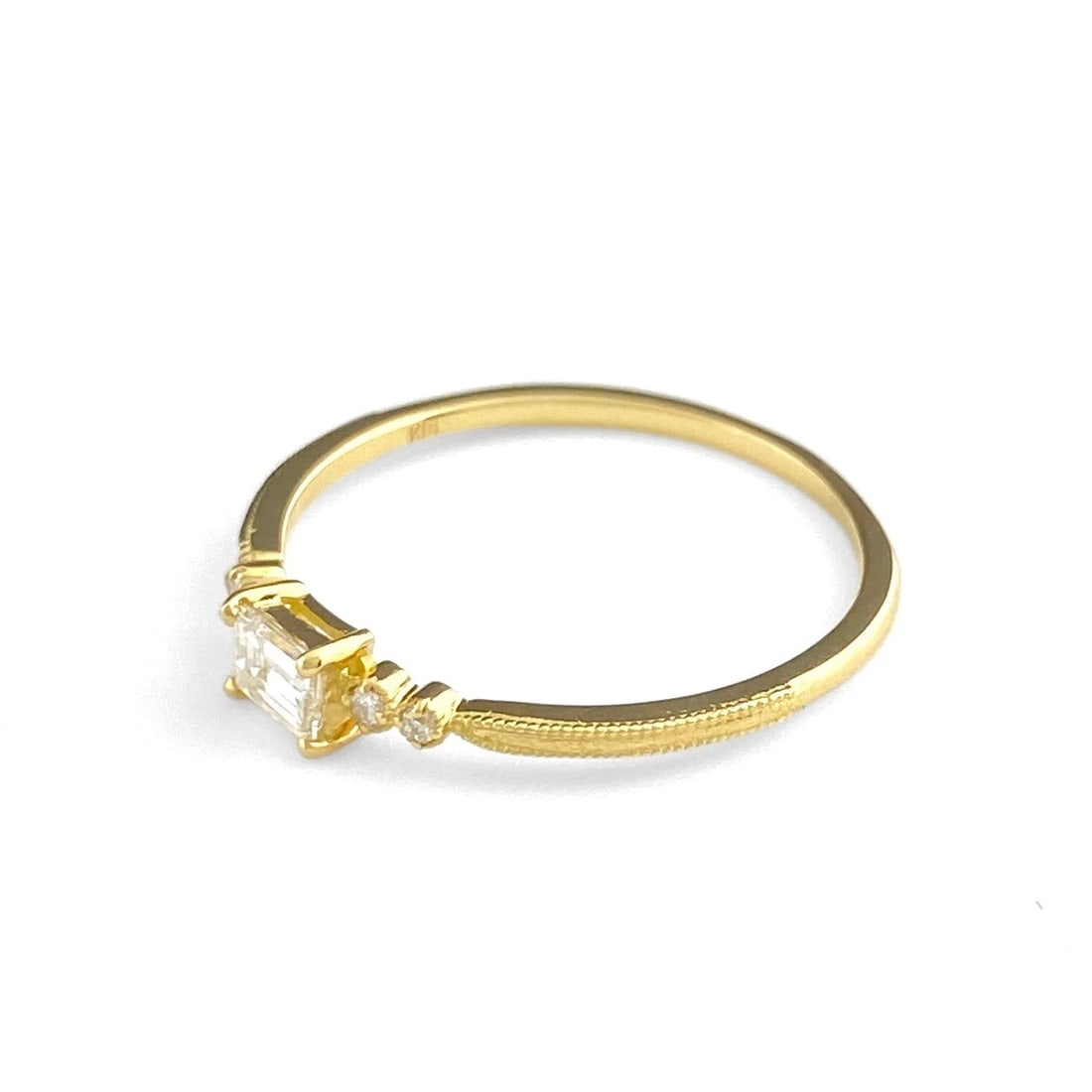 REMAKE MELEE DIAMOND DESIGN RING YG YELLOWGOLD: Remake Melee Diamond Design Ring Yg Yellowgold Brand: Unbranded Type: Ring Material: 18K, Color: YellowGold Size: US6 Accessories: None Accessories Notice: When purchasing pre-owned goods,