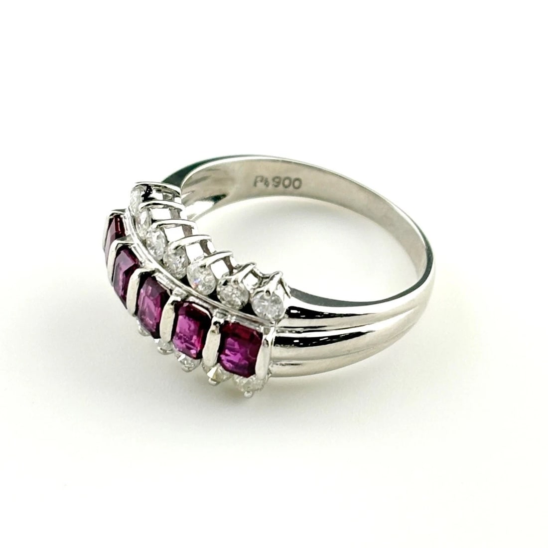 RUBY DESIGN RING PLATINUM MELEE DIAMOND: Ruby Design Ring Platinum Melee Diamond Brand: Unbranded Type: Ring Material: Pt900, Main Stone/Creation Ruby Color: Platinum Size: US6.5 Accessories: None Accessories Notice: When purchas