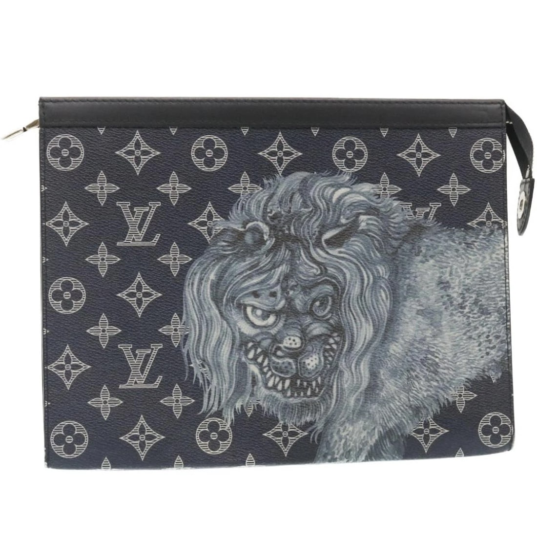 LOUIS VUITTON MONOGRAM SAVANNA POCHETTE VOYAGE CLUTCHBAG: LOUIS VUITTON Monogram Savanna Pochette Voyage ClutchBag Brand: LOUIS VUITTON Type: Clutch Bag Material: Monogram Canvas Color: Navy Size: W10.4 x H7.9 x D2.0inch(Approx) Accessories: None