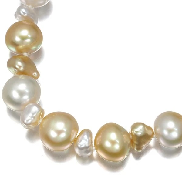 TASAKI NECKLACE GOLDEN SOUTH SEA PEARL: TASAKI Necklace Golden South Sea Pearl Brand: TASAKI Type: Necklace Material: 18K / 750 / Yellow Gold Main Stone/Creation South Sea Pearl Color: YG Size: Necklace length: 49cm Accessories: