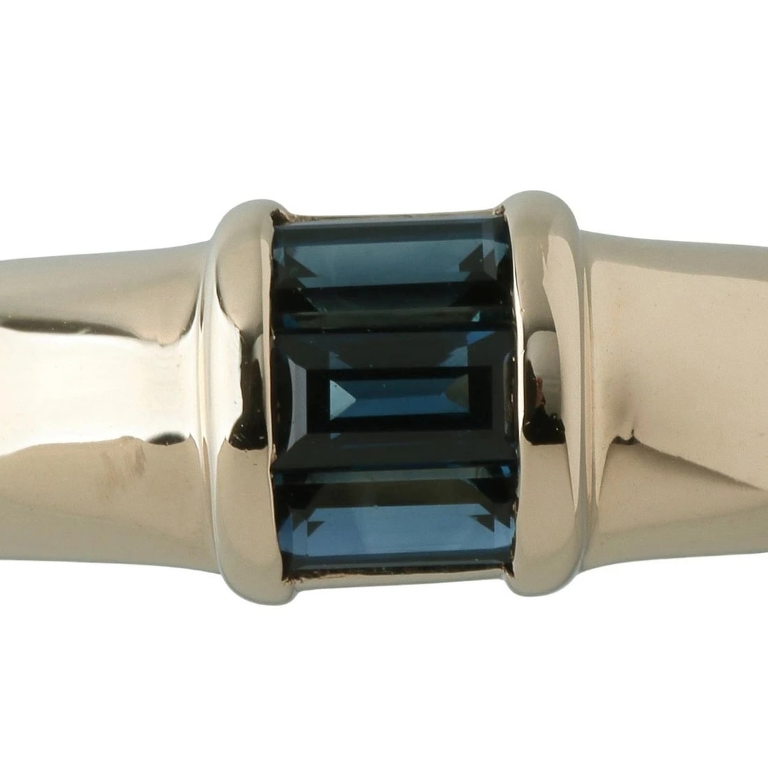 TIFFANY & CO. SAPPHIRE STACKING BAND RING K18 YELLOW GOLD: Tiffany & Co. Sapphire Stacking Band Ring K18 Yellow Gold Brand: Tiffany & Co. Type: Ring Material: Yellow Gold Main Stone/Creation Sapphire Color: Yellow Gold Size: US: 6 Accessories: None