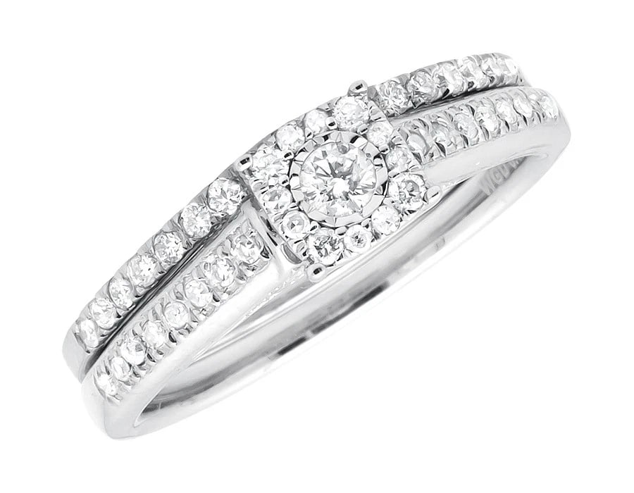 14K WHITE GOLD SQUARE HALO DIAMOND BRIDAL RING: 14K White Gold Square Halo Diamond Bridal Ring Brand: None Type: Ring Material: 14K White Gold Main Stone/Creation Natural Color: White Size: 7 US Accessories: None Accessories Notice: Whe