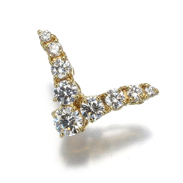 MIKIMOTO PENDANT DIAMOND 9P VLINE: Mikimoto Pendant Diamond 9P VLine Brand: MIKIMOTO Type: Pendant Material: 18K / 750 / Yellow Gold Main Stone/Creation Natural Color: Yellow Gold Size: Design size: 13.3 x 20.3mm Bail inner diameter: 4