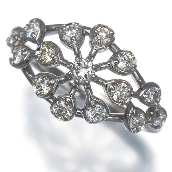 DIAMOND FLOWER RING 900 PLATINUM (1 of 3)