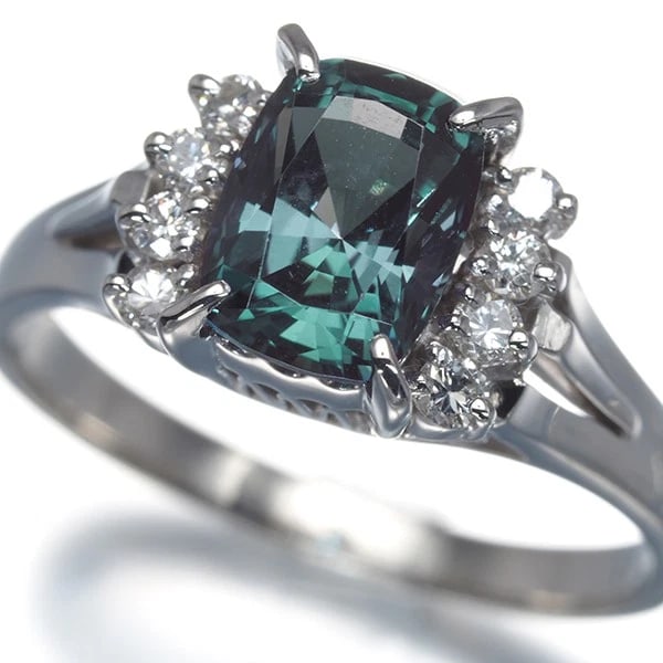 CRESCENT VERT RING LAB-CREATED ALEXANDRITE DIAMOND: CRESCENT VERT Ring Lab-created Alexandrite Diamond Brand: CRESCENT VERT Type: Ring Material: 900 / Platinum Main Stone/Creation Lab-Created Color: Platinum Size: US7.75 Accessories: None A