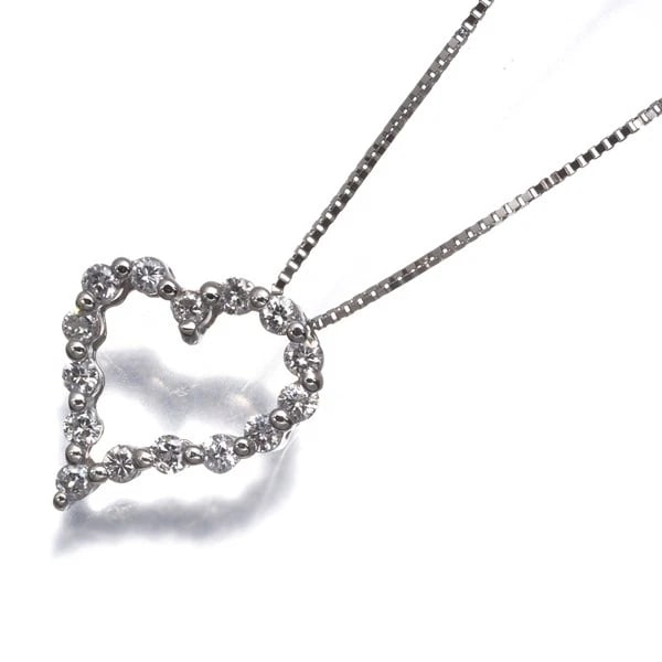 DIAMOND HEART NECKLACE 900 850 PLATINUM (1 of 2)