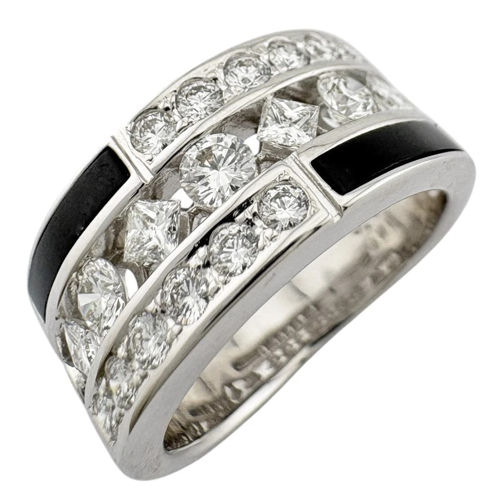 TASAKI RING K18 WHITE GOLD ONYX DIAMOND: TASAKI Ring K18 white gold onyx diamond Brand: TASAKI Type: Ring Material: K18 white gold Main Stone/Creation onyx Color: Silver Size: US 5 1/2 Accessories: None Accessories Notice: When p