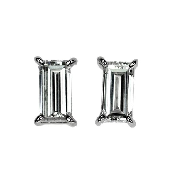 PT950/PT900 BAGUETTE CUT DIAMOND EARRINGS: Pt950/Pt900 Baguette Cut Diamond Earrings Brand: None Type: piercing Material: Pt950/Pt900 Color: none Size: Length/Width/Diameter6.9 Accessories: None Accessories Notice: When purchasing