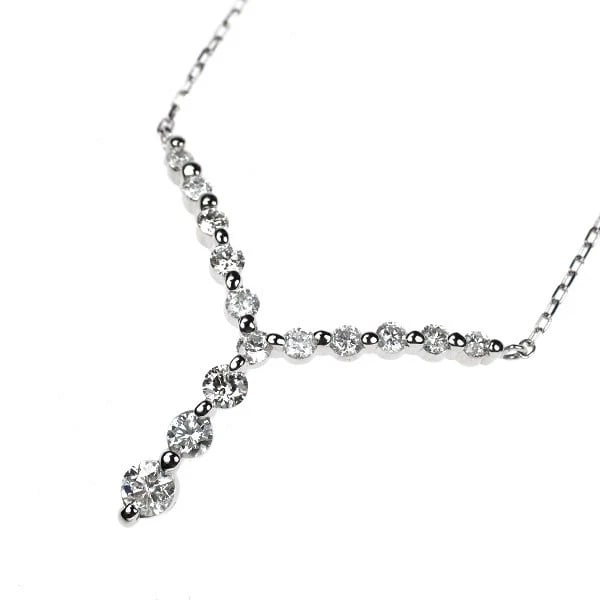 K18WG DIAMOND PENDANT NECKLACE: K18WG DIAMOND PENDANT NECKLACE Brand: None Type: pendant necklace Material: K18WG Color: WG Size: Necklace: Chain Length 42.5 Width/Thickness31.3 Accessories: None Accessories Notice: When