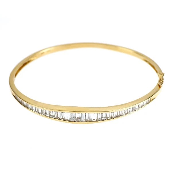 K18YG DIAMOND BANGLE: K18YG diamond bangle Brand: None Type: bangles Material: K18YG Color: YG Size: Length 16.5 Length/Width/Diameter6.0 Width/Thickness3.5 Accessories: None Accessories Notice: When purchasing