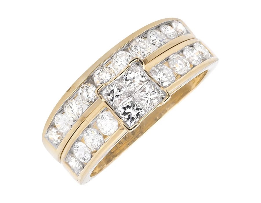 14K YELLOW GOLD INVISIBLE-SET PRINCESS REAL DIAMOND RING: 14k Yellow Gold Invisible-Set Princess Real Diamond Ring Brand: None Type: Ring Material: 14k Yellow Gold Main Stone/Creation Natural Color: Yellow Gold Size: 7 US Accessories: None Access