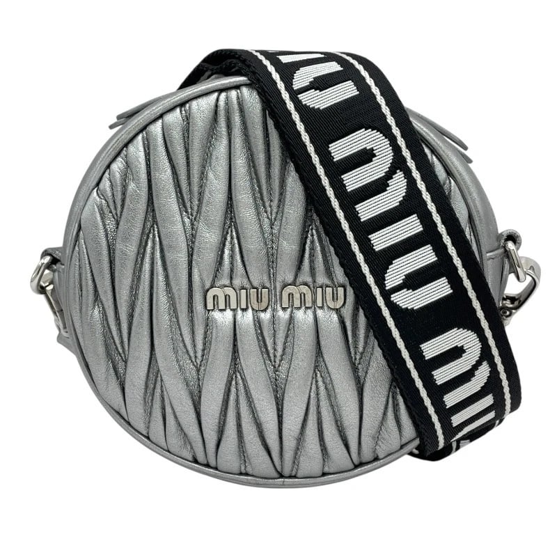 MIU MIU MATERASSE SHOULDER SHOULDER BAG: miu miu Materasse Shoulder Shoulder Bag Brand: miu miu Type: Shoulder Bag Material: leather Color: Silver Size: W5.9 x H5.9x D1.6inch Accessories: None Accessories Notice: When purchasing
