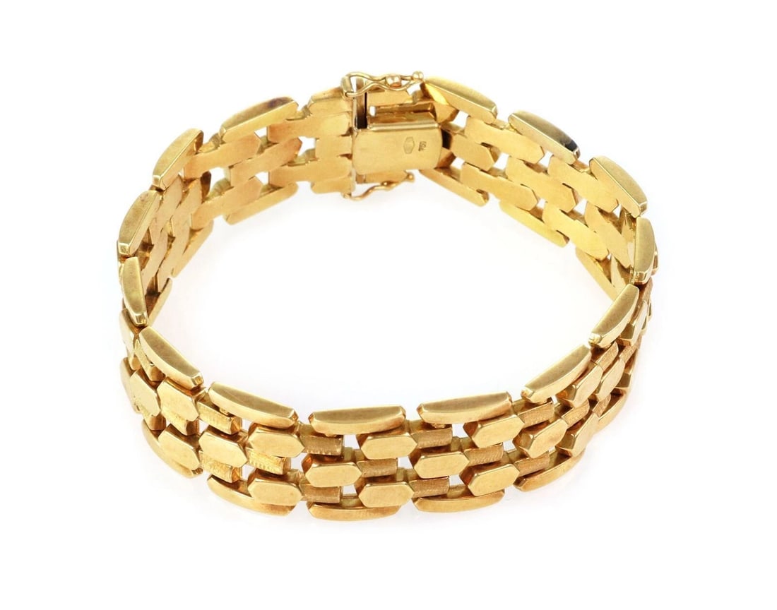 FLEX BAR LINK BRACELET: Flex Bar Link Bracelet Brand: Unbranded Type: Bracelet Material: 18k Yellow Gold Color: Yellow Size: Measurement: 7" long x 0.55" wide x 0.11" thick Accessories: None Accessories Notice: W