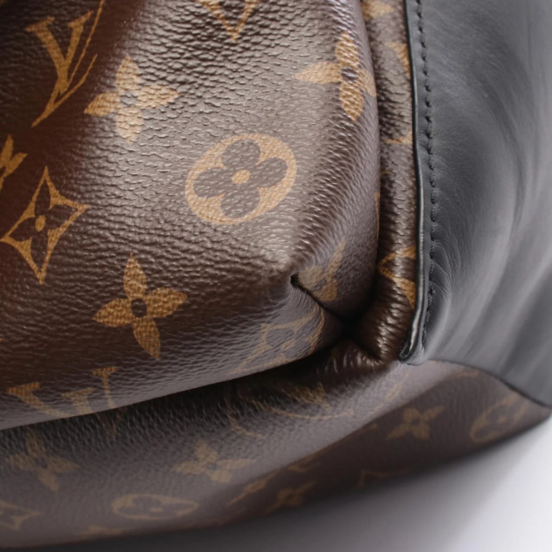LOUIS VUITTON DISCOVERY BACKPACK PM MONOGRAM - 4