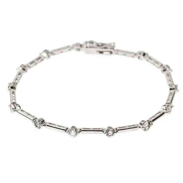 K18WG DIAMOND BRACELET: K18WG diamond bracelet Brand: None Type: bracelets Material: K18WG Color: WG Size: Length18 cm Accessories: None Accessories Notice: When purchasing pre-owned goods, please refer to the ph