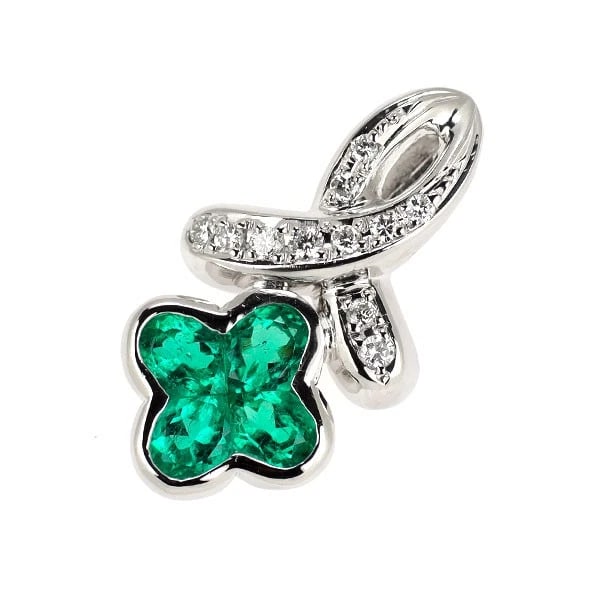 PT900 EMERALD DIAMOND PENDANT TOP: Pt900 emerald diamond pendant top Brand: None Type: pendant top Material: Pt900 Color: none Size: Length/Width/Diameter19.3 Accessories: None Accessories Notice: When purchasing pre-owned