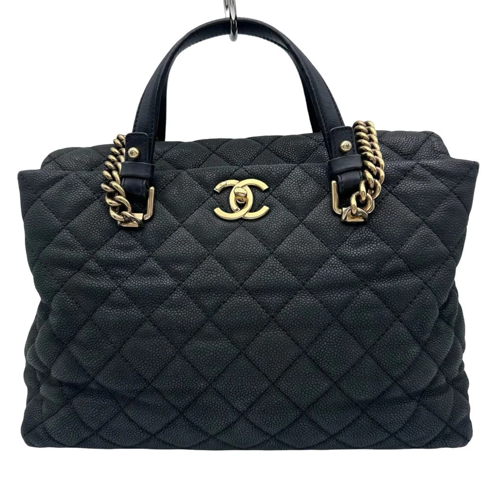 CHANEL MATELASSÉ CHAIN TOTE BAG: CHANEL Matelassé Chain Tote Bag Brand: CHANEL Type: Womwns Bag Material: Soft caviar skin Color: Black with gold hardware Size: Width (approx.): 31cm Height (approx.): 20cm Depth (approx.):