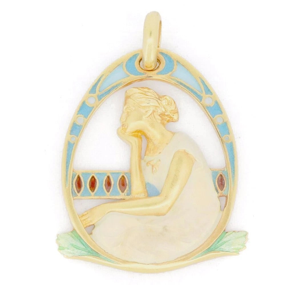 MASRIERA WOMAN PROFILE ENAMEL 18K YELLOW GOLD PENDANT: "Masriera Woman Profile Enamel 18k Yellow Gold Pendant Brand: Masriera Type: Pendant Material: 18k White GoldEnamel, Color: Multicolor Size: 2.6 cm × 3.5 cm × 0.3 cm / 1.0 in × 1.4 in × 0.1 inBail