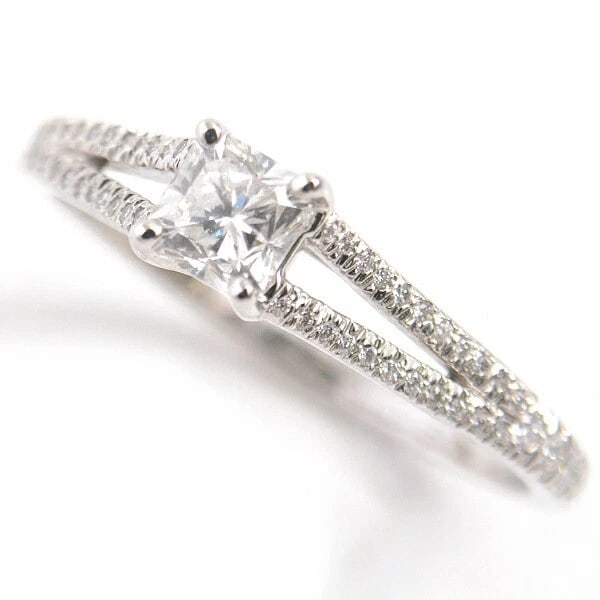 TIFFANY & CO. LUCIDA PT950 RING: Tiffany & Co. Lucida PT950 Ring Brand: Tiffany & Co. Type: Ring Material: Pt950, Main Stone/Creation Natural Color: Platinum Size: US 5-5.5 Accessories: None Accessories Notice: When purch