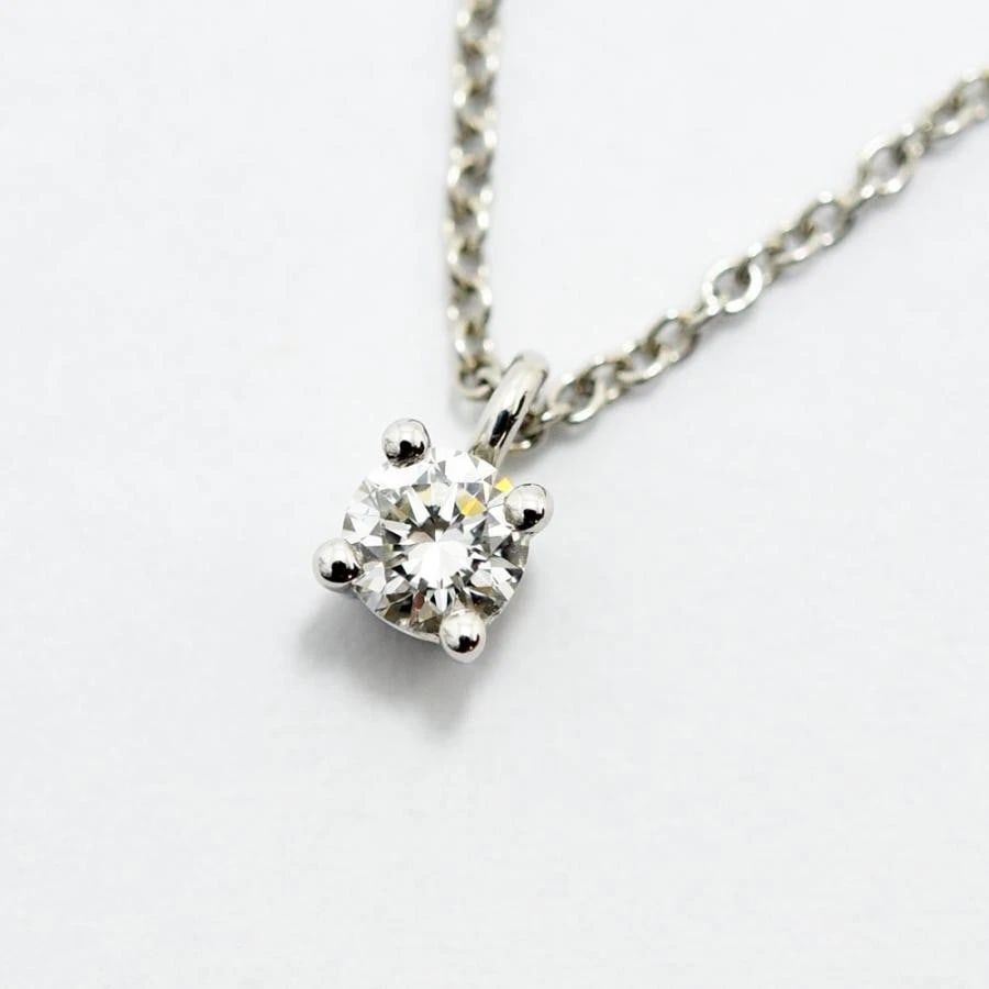 TIFFANY & CO. SOLITAIRE PT950NECKLACE: Tiffany & Co. Solitaire Pt950Necklace Brand: Tiffany & Co. Type: Necklace Material: Pt950, Main Stone/Creation Natural Color: Platinum Size: Approx. 41cm Top: Approx. 6.2 x 3.7mm Accessories: None