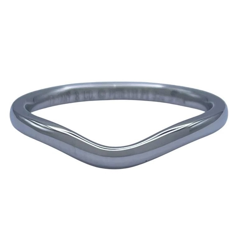 TIFFANY & CO. CURVED BAND PLATINUM PT950 RING: Tiffany & Co. Curved Band Platinum Pt950 Ring Brand: Tiffany & Co. Type: Ring Material: Pt950, Color: Platinum Size: US 5 Accessories: None Accessories Notice: When purchasing pre-owned go