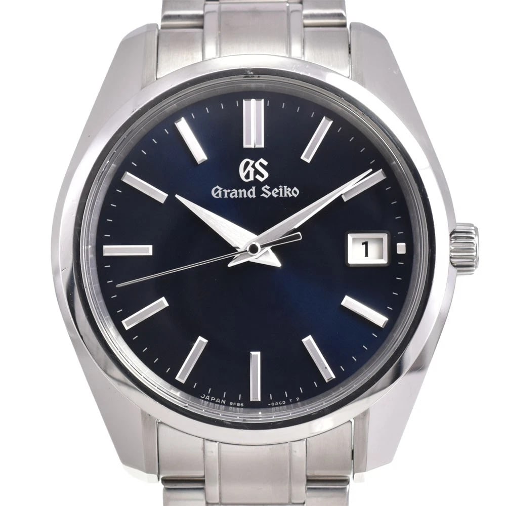 SEIKO GRAND NAVY WATCH: SEIKO Grand Navy Watch Brand: SEIKO Type: Wristwatch Material: Case Material Stainless Steel, Band Material Stainless Steel Color: Case Color Silver, Dial Color Navy, Band color Silver Size: Case size