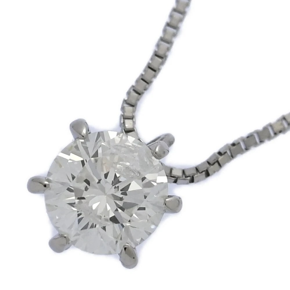 SOLITAIRE DIAMOND NECKLACE PT900: Solitaire Diamond Necklace Pt900 Brand: & Other Stories Type: Necklace Material: Pt900-Pt850 Diamond, Main Stone/Creation Main Stone Diamond Color: platinum Size: Top size: Height 7.8mm x Width 6.1mm 