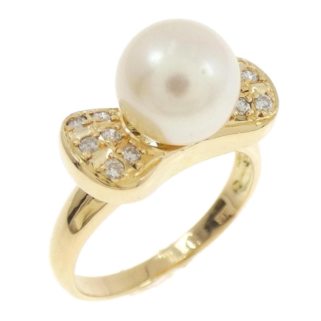 18K YELLOW GOLD RIBBON AKOYA PEARL RING: 18K Yellow Gold Ribbon Akoya Pearl Ring Brand: Unbranded Type: Akoya Pearl Ring Material: K18 yellow gold, Main Stone/Creation Akoya Pearl Secondary Stone natural Color: yellow gold Size: US 6