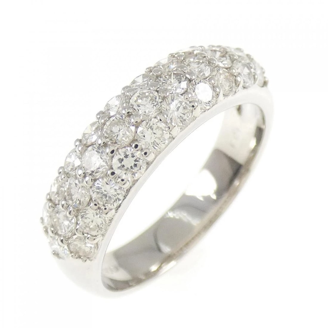 PT900 PAVE DIAMOND RING: PT900 Pave Diamond Ring Brand: Unbranded Type: Diamond Ring Material: Platinum900, Main Stone/Creation Natural Color: Platinum Size: US 6 1/4 Accessories: None Accessories Notice: When purchasing