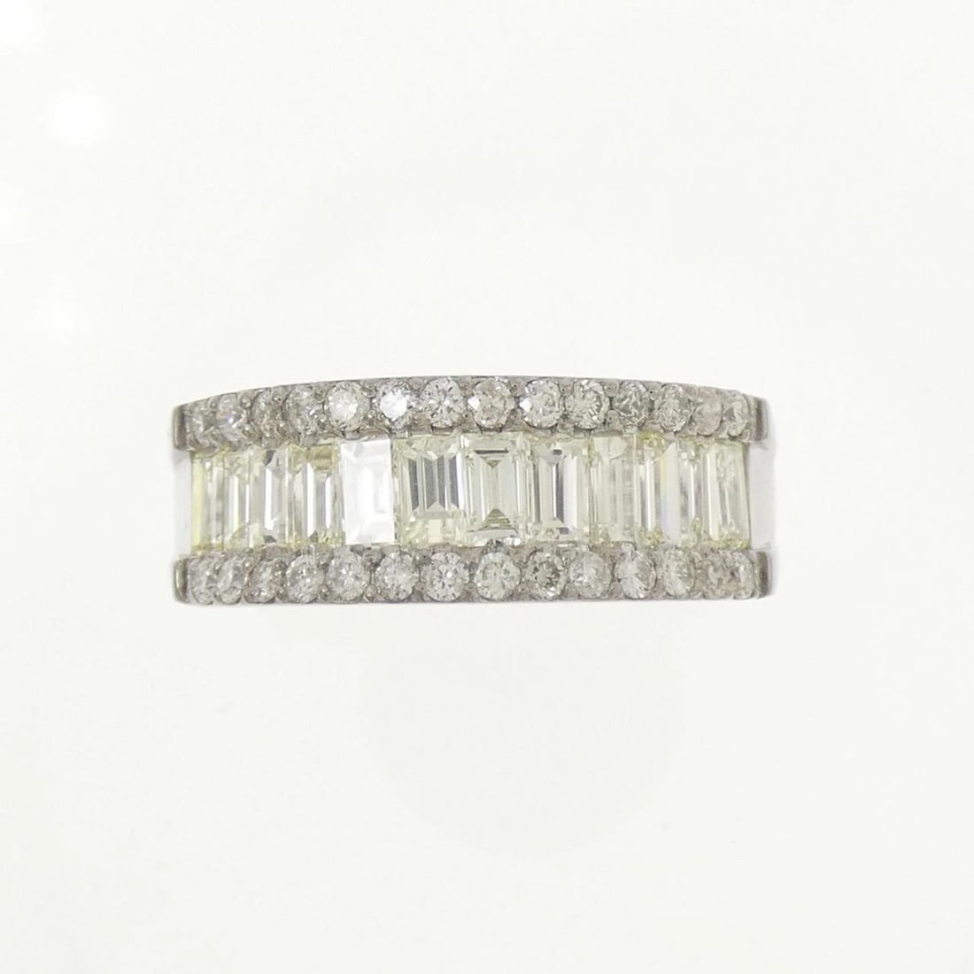 K18WG DIAMOND RING - 2