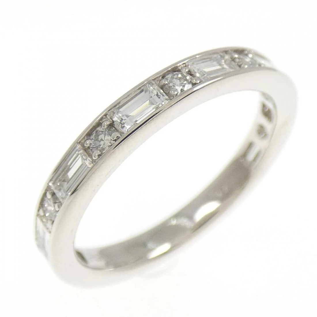 PT900 DIAMOND RING: PT900 Diamond Ring Brand: Unbranded Type: Diamond Ring Material: Platinum900, Main Stone/Creation Natural Color: Platinum Size: US 6 1/4 Accessories: None Accessories Notice: When purchasing
