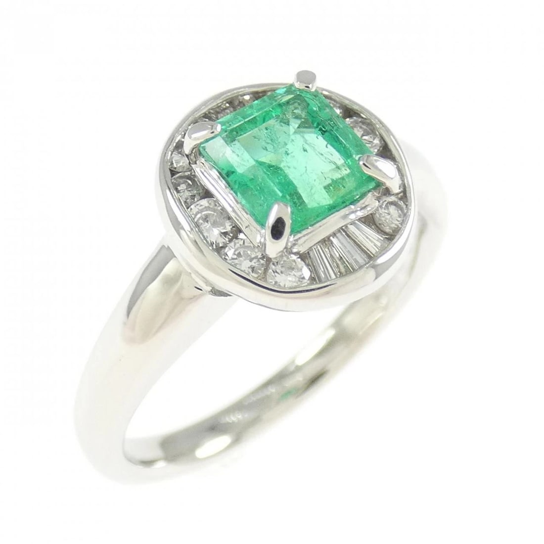 PT850 EMERALD RING: PT850 Emerald Ring Brand: Unbranded Type: Emerald Ring Material: Platinum850, Main Stone/Creation Emerald Secondary Stone Diamond Color: Platinum Size: US 5 1/4 Accessories: None Accessories Notice: